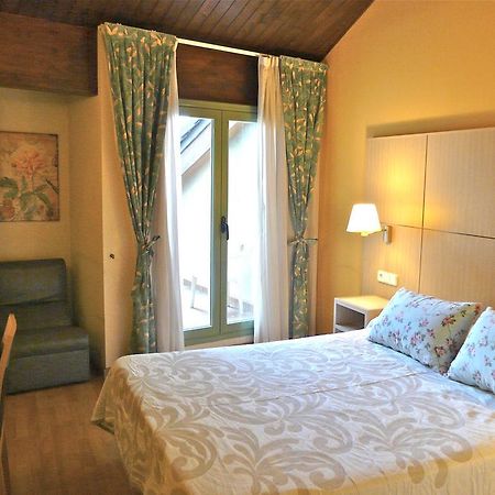 Hotel Nice La Seu d'Urgell Dış mekan fotoğraf
