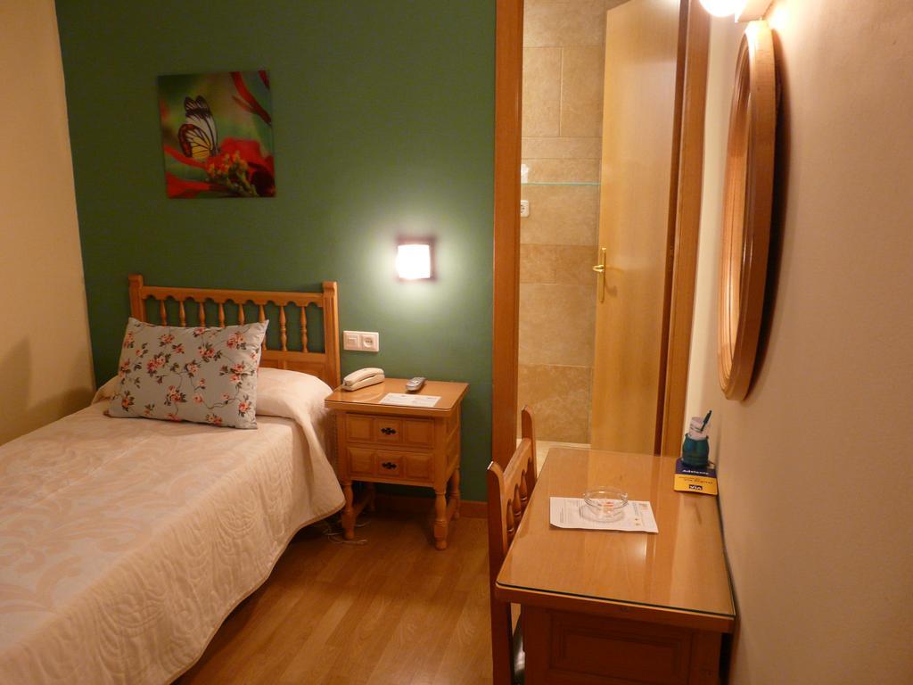 Hotel Nice La Seu d'Urgell Dış mekan fotoğraf