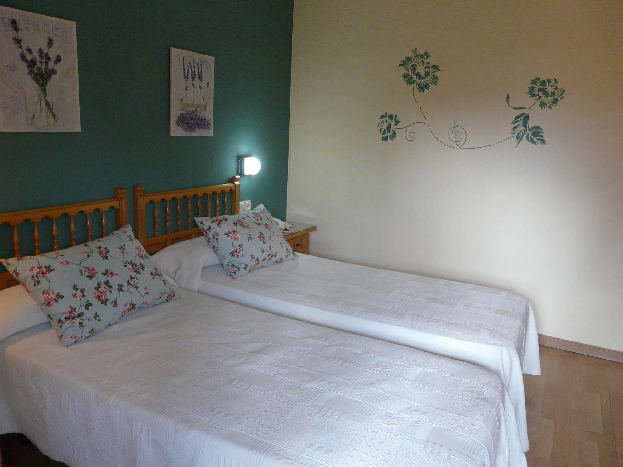 Hotel Nice La Seu d'Urgell Dış mekan fotoğraf