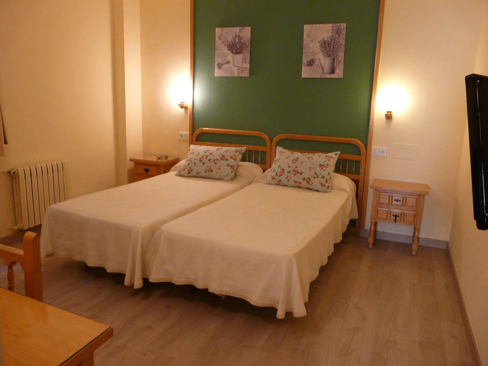 Hotel Nice La Seu d'Urgell Dış mekan fotoğraf