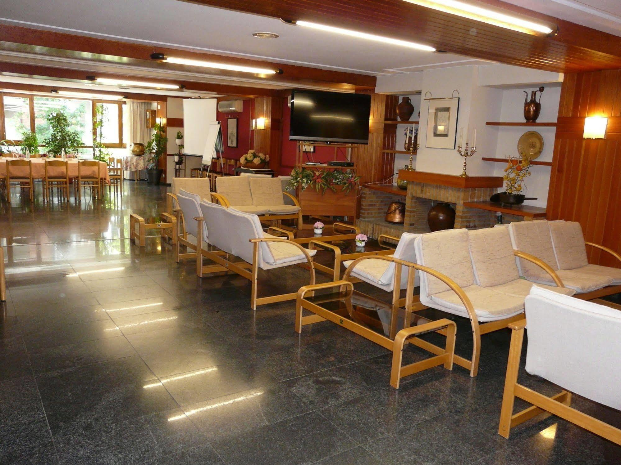 Hotel Nice La Seu d'Urgell Dış mekan fotoğraf